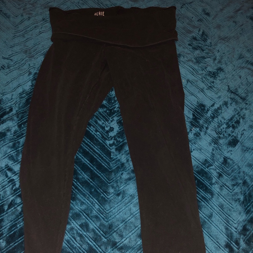 Plain black crop leggings with band